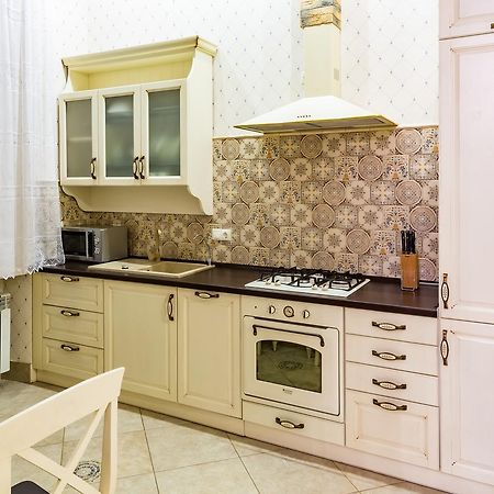Фредра, 6 Lviv Exterior photo